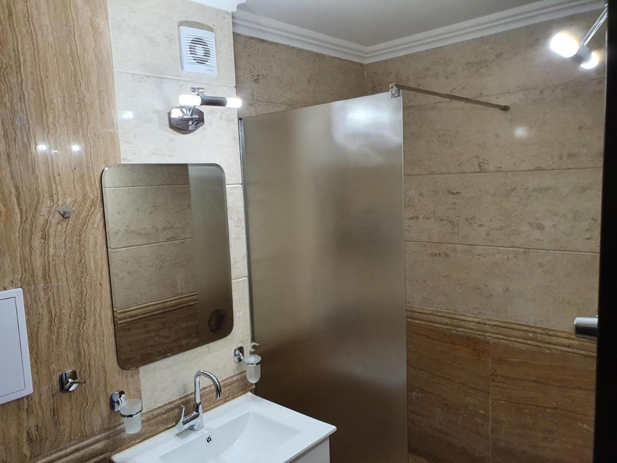 Апартамент За Гости ,,1В-15" Амара Бутик"" Rawda Zewnętrze zdjęcie